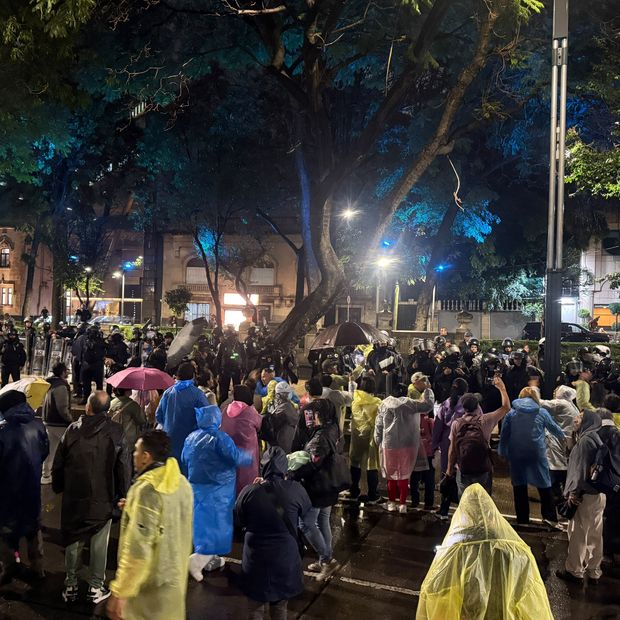 Repliegue de manifestantes IMSS